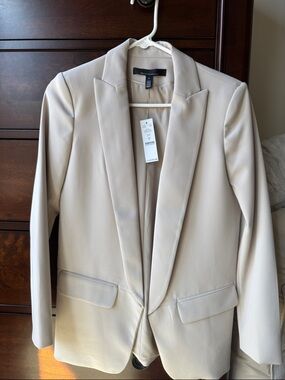 White House Black Market Beige Women's Tailored Blazer